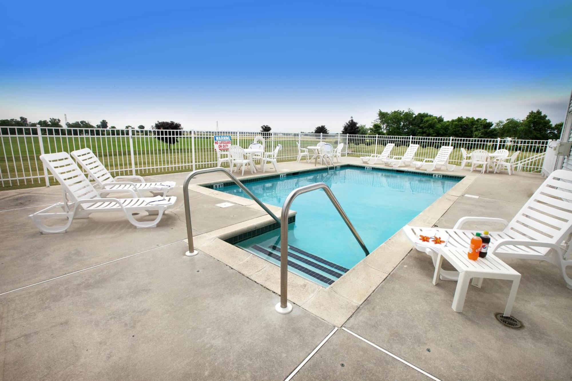 Lancaster Inn & Suites Manheim Extérieur photo