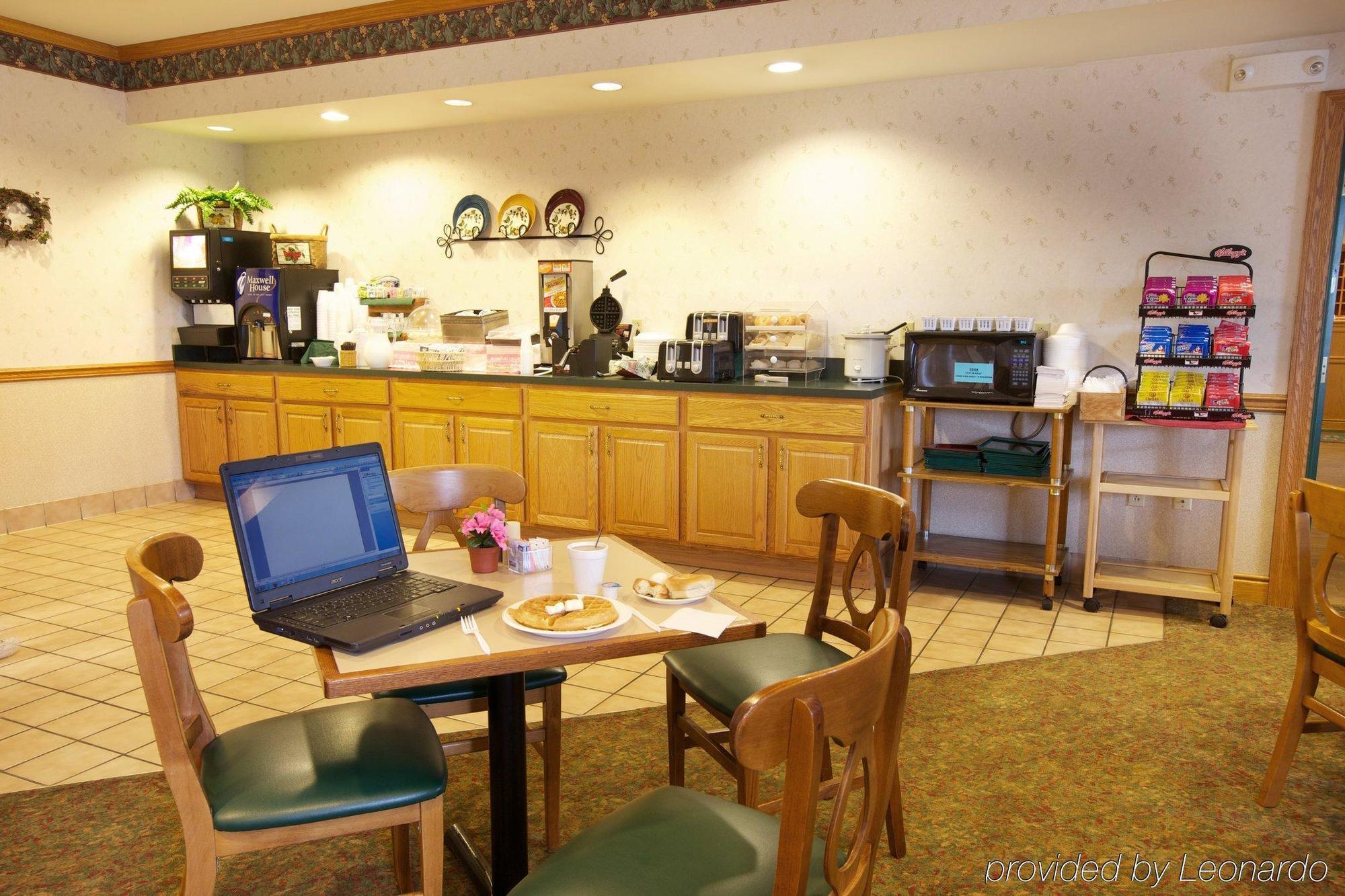 Lancaster Inn & Suites Manheim Extérieur photo