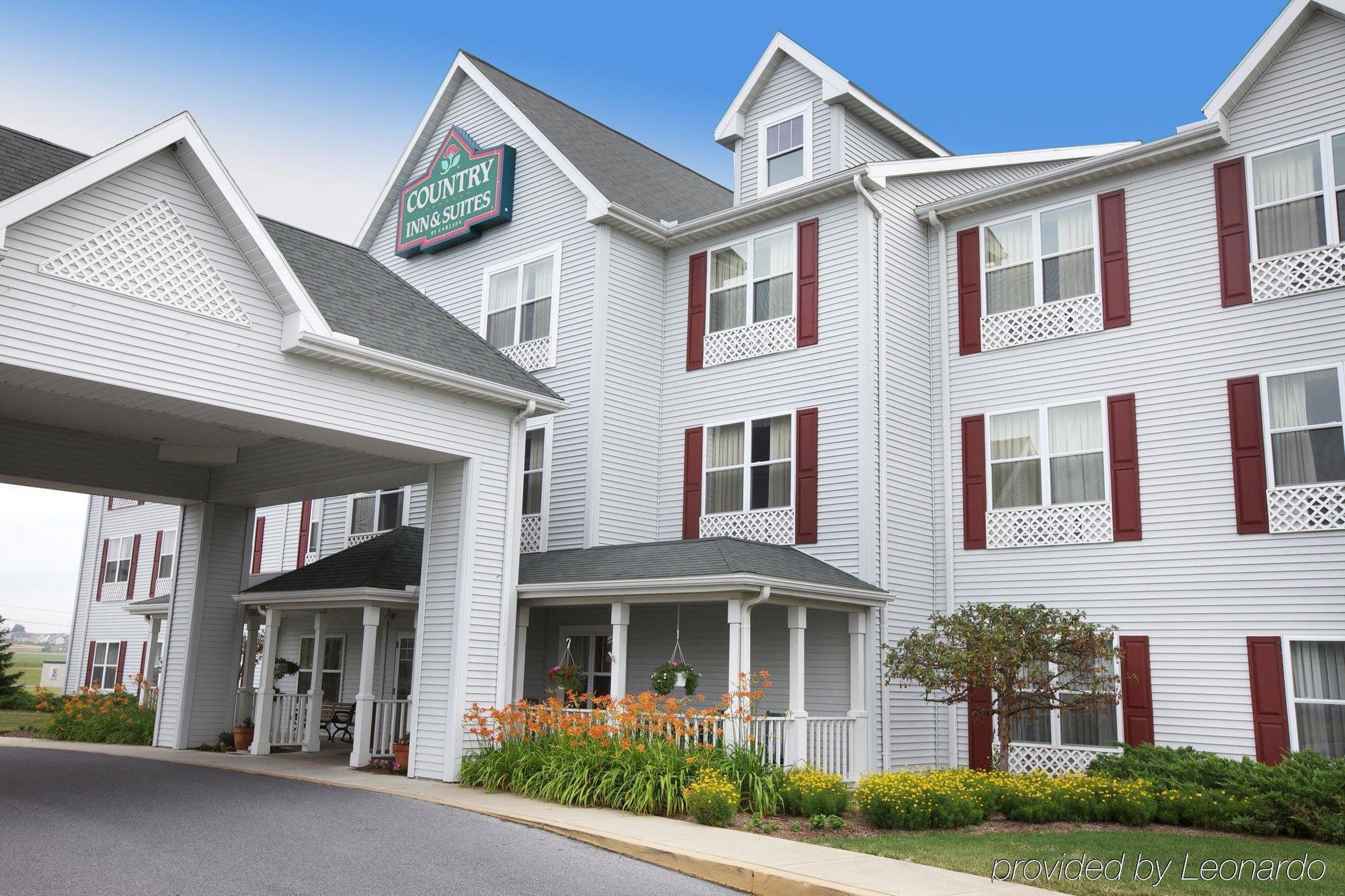 Lancaster Inn & Suites Manheim Extérieur photo