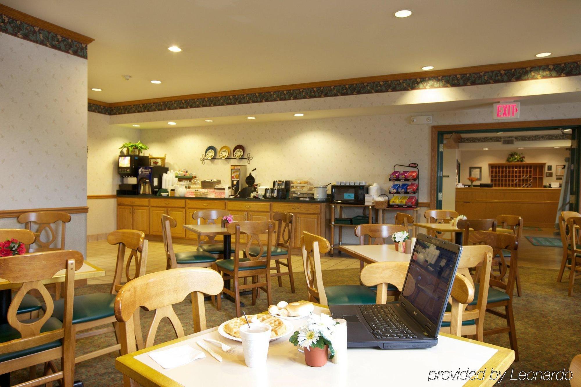 Lancaster Inn & Suites Manheim Extérieur photo
