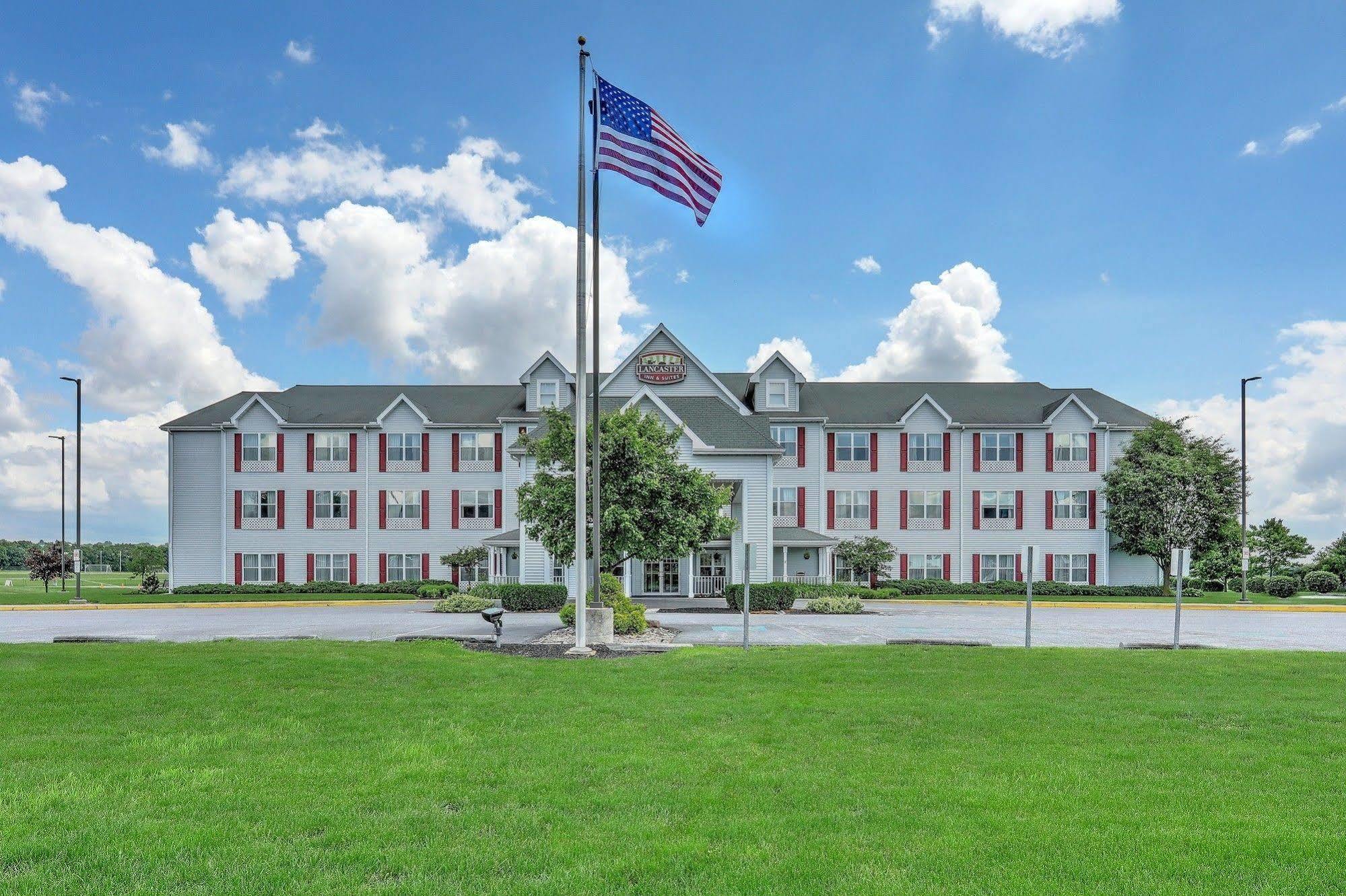 Lancaster Inn & Suites Manheim Extérieur photo
