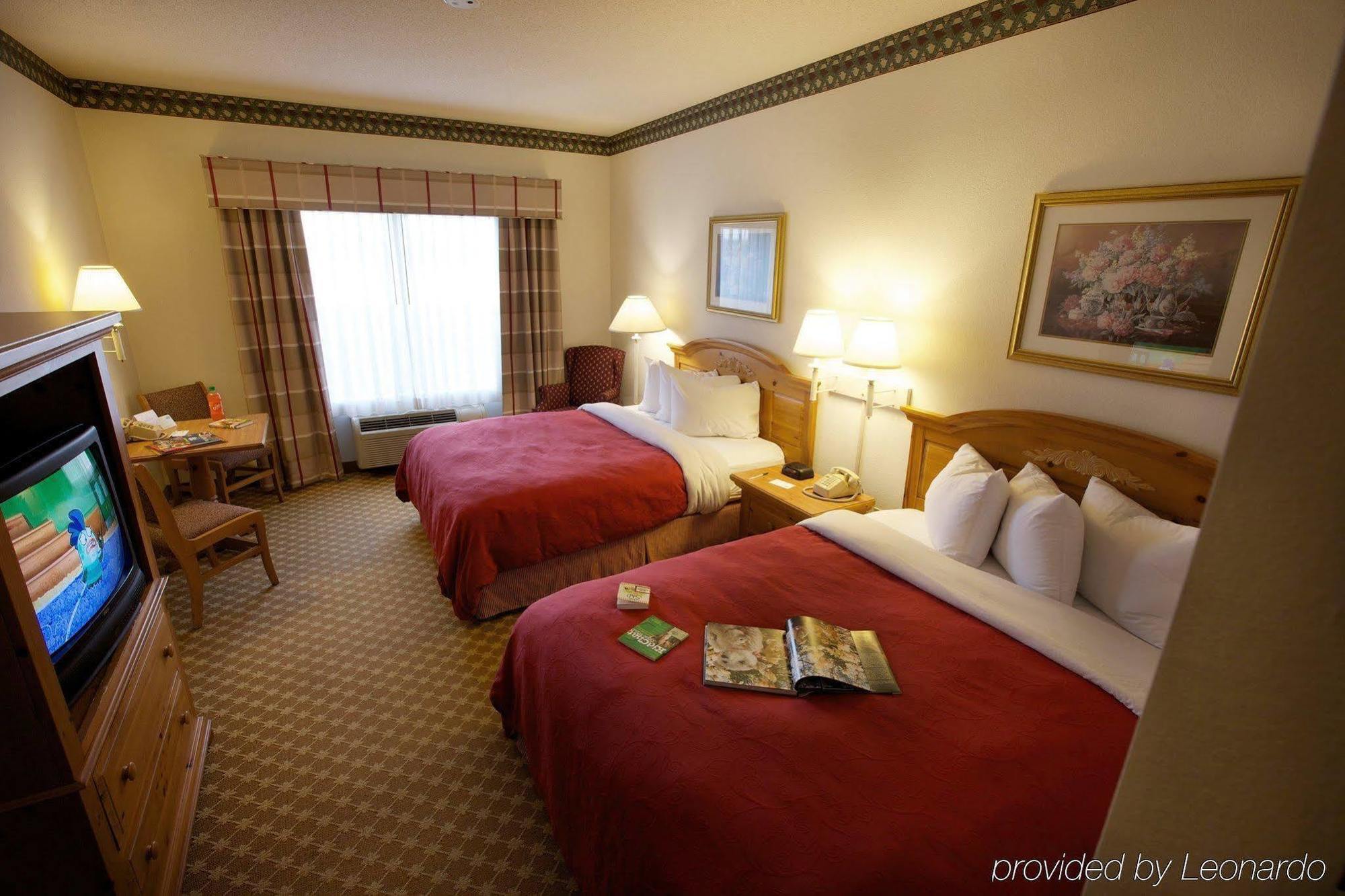 Lancaster Inn & Suites Manheim Extérieur photo